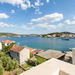 Flores Luxury Apartment *