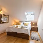 Flores Luxury Apartment