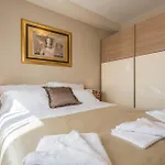 Flores Luxury Apartment