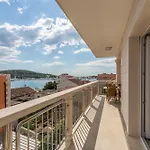 Flores Luxury Apartment *