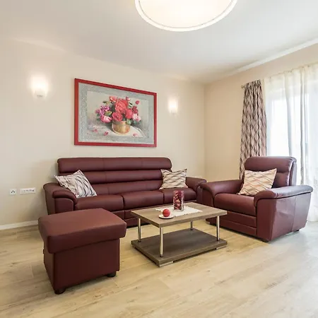 Flores Luxury Suites Apartman