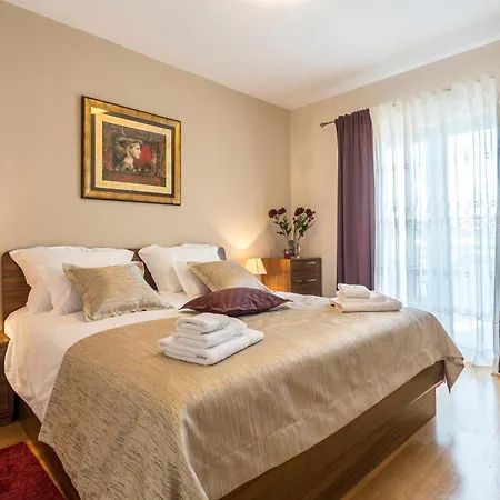 Apartman Flores Luxury Suites *