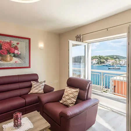 Flores Luxury Apartman *