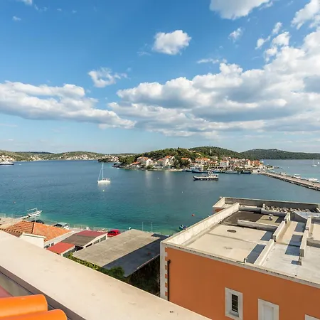 Flores Luxury Apartman Rogoznica