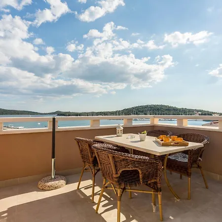 Apartman Flores Luxury Suites *