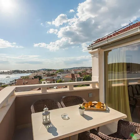 Apartman Flores Luxury Suites *