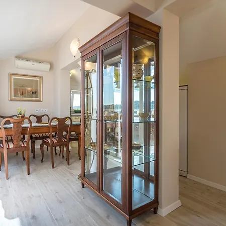 Apartman Flores Luxury Suites *