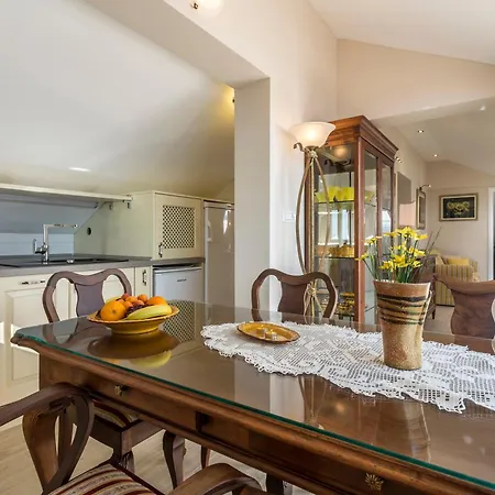 Flores Luxury Suites