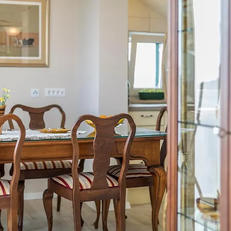 Flores Luxury Suites