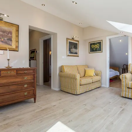Flores Luxury Rogoznica