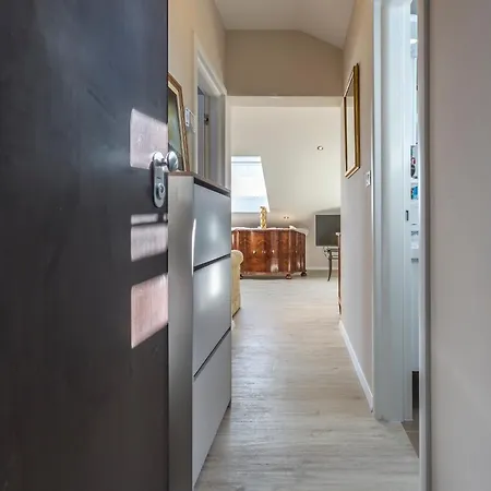 Flores Luxury Suites *