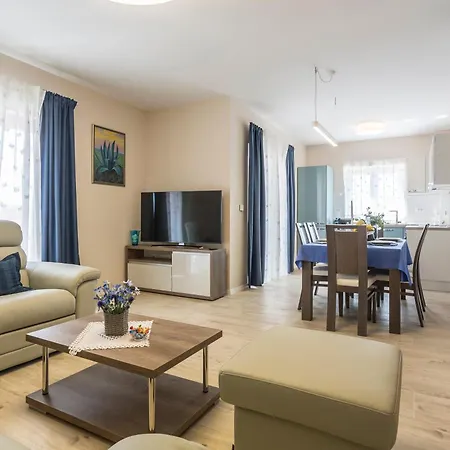 Flores Luxury Apartman *