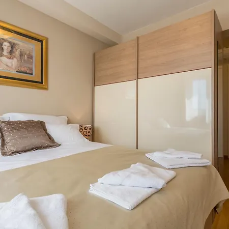 Apartman Flores Luxury Rogoznica