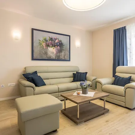 Flores Luxury Apartman