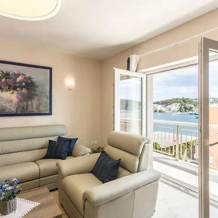 Flores Luxury Suites