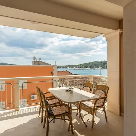 Apartman Flores Luxury Suites *