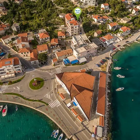 Flores Luxury Suites 公寓