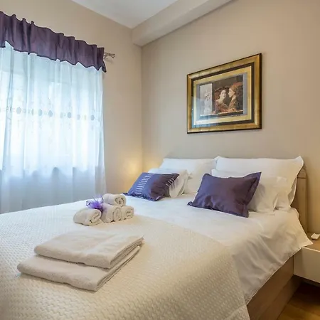 Flores Luxury Suites