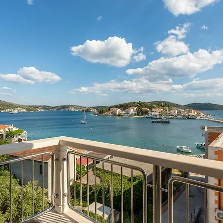 Flores Luxury Suites 公寓 罗戈兹尼察