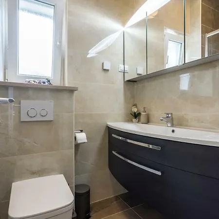 公寓 Flores Luxury Suites *