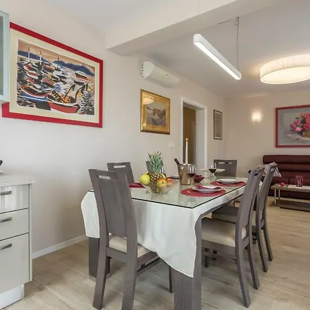 公寓 Flores Luxury Suites *