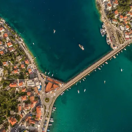 Flores Luxury Suites * 罗戈兹尼察