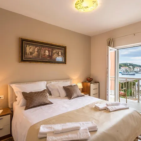 Flores Luxury Suites 罗戈兹尼察