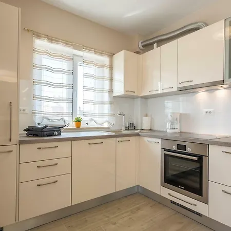 Flores Luxury Suites