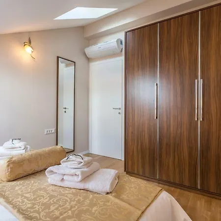 Flores Luxury Suites