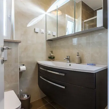 Flores Luxury Suites 公寓