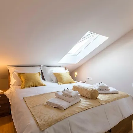 Flores Luxury Suites 公寓 罗戈兹尼察