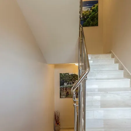 Flores Luxury Suites 公寓 罗戈兹尼察