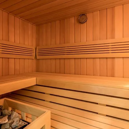 Flores Luxury Suites 罗戈兹尼察