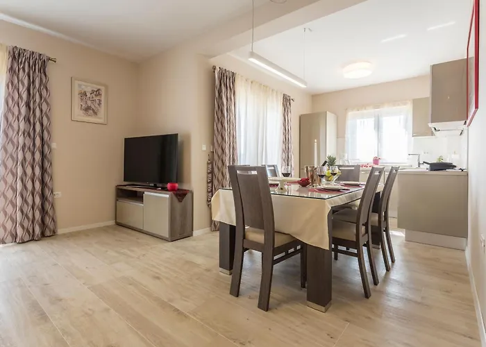 Apartment Flores Luxury