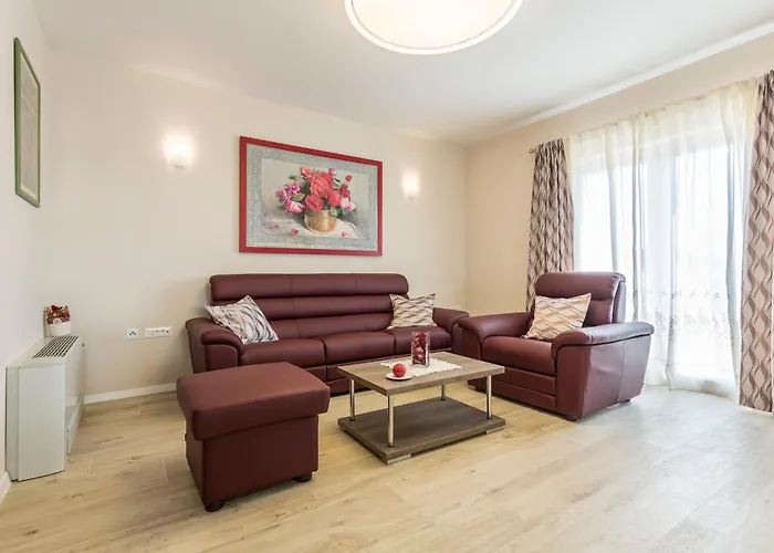 Flores Luxury Apartment