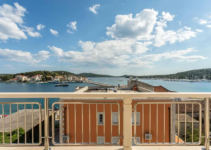 Daire Flores Luxury Suites