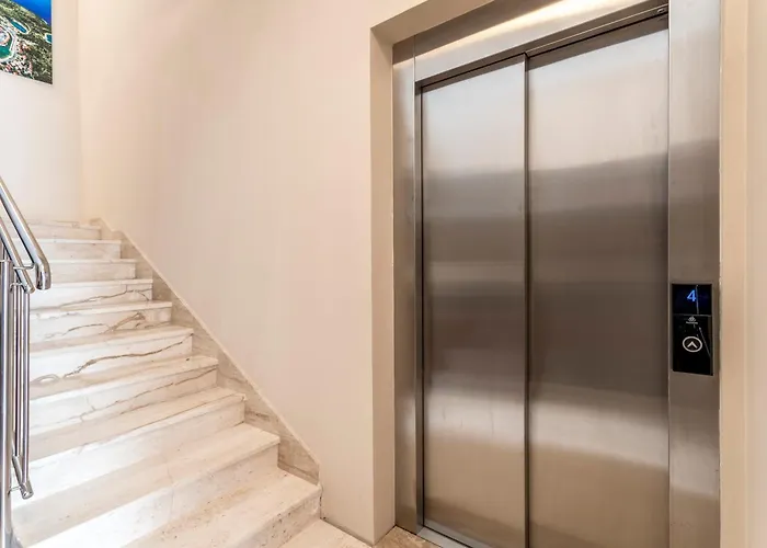 Apartamento Flores Luxury Suites *