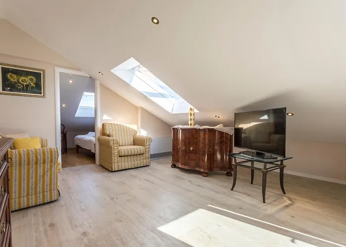 Flores Luxury Apartment