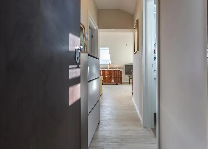 Flores Luxury Suites *