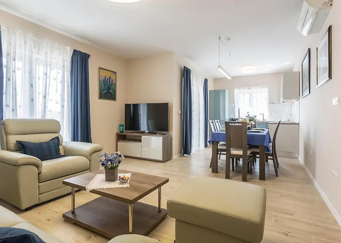 Flores Luxury Apartment *