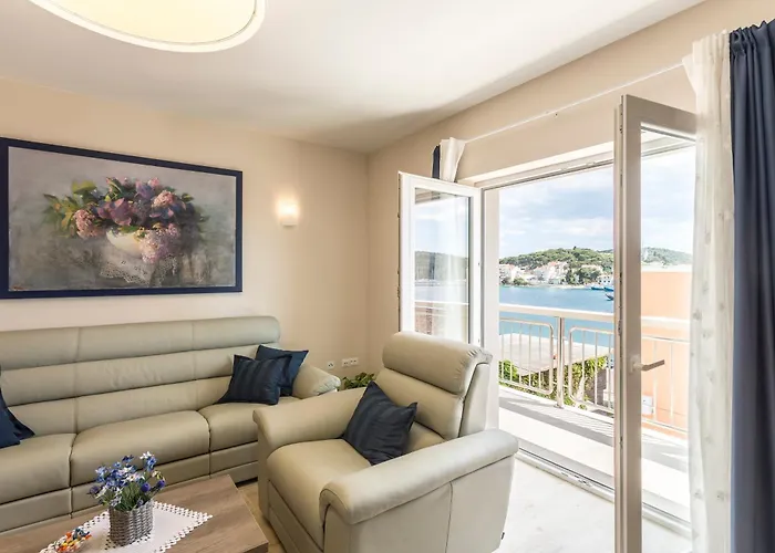 Flores Luxury Suites