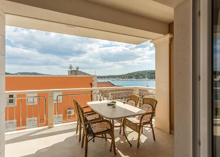 Daire Flores Luxury Suites *