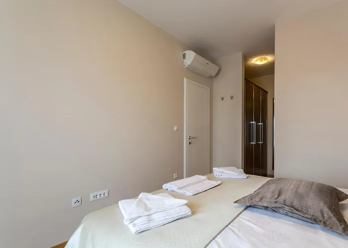 Flores Luxury Suites